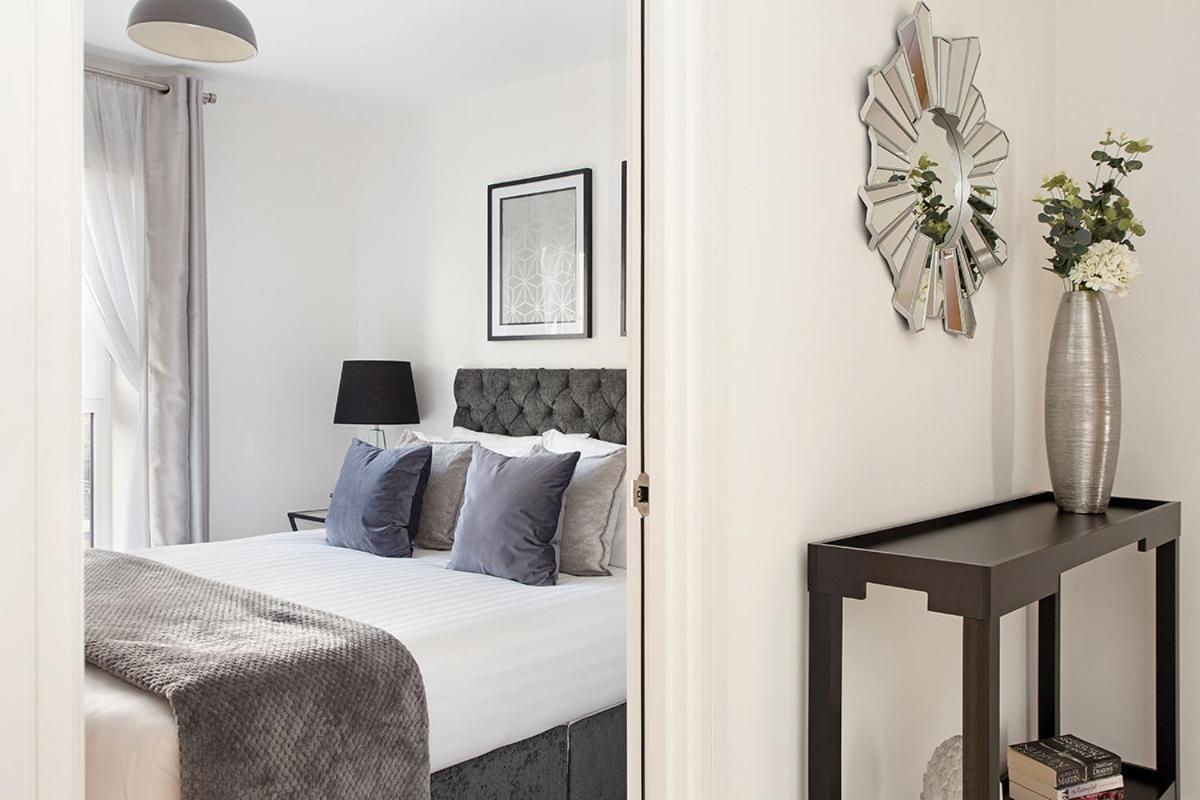 Deanery Court Vittrum Suites Southampton Esterno foto