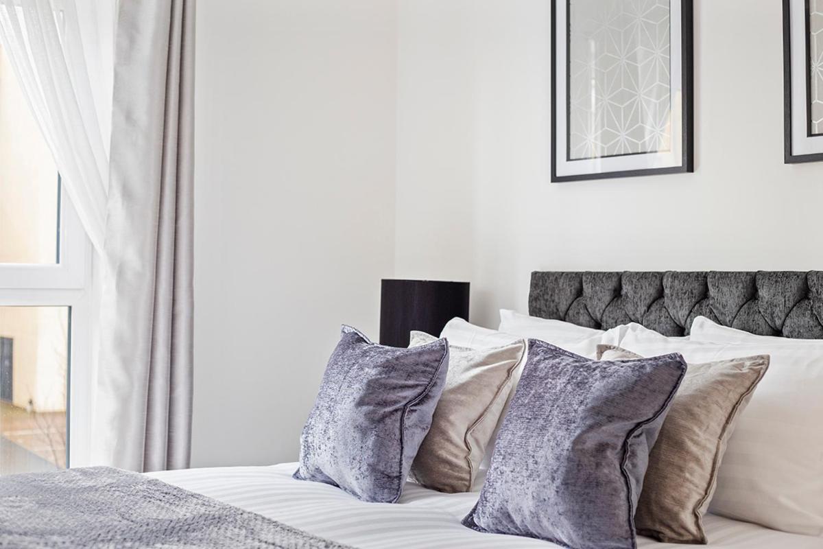 Deanery Court Vittrum Suites Southampton Esterno foto